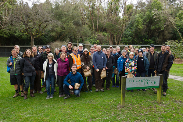 Sanctuaries of NZ fieldtrip participants at Riccarton Bush